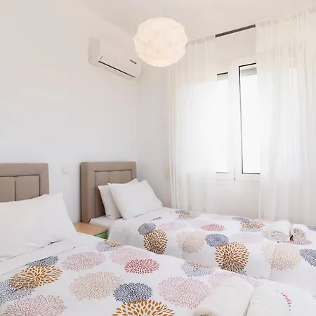 Sophie Villa Gennadi